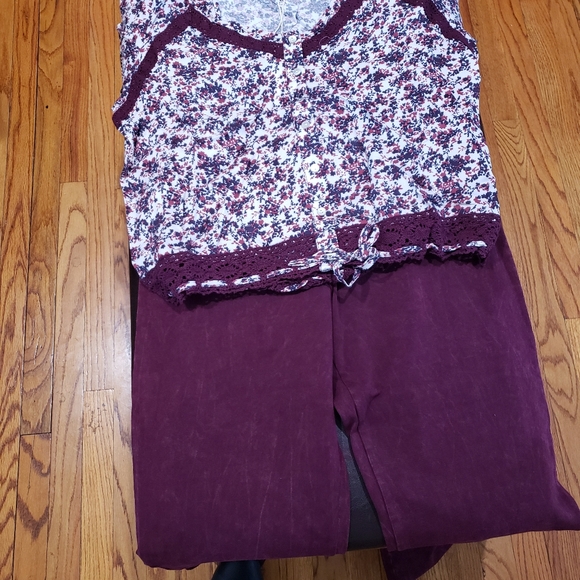 Boho Bell Sleeves and Lace Detail Top - Picture 5 of 5